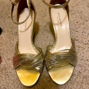 Gold Isaac Mizrahi shoes size 8